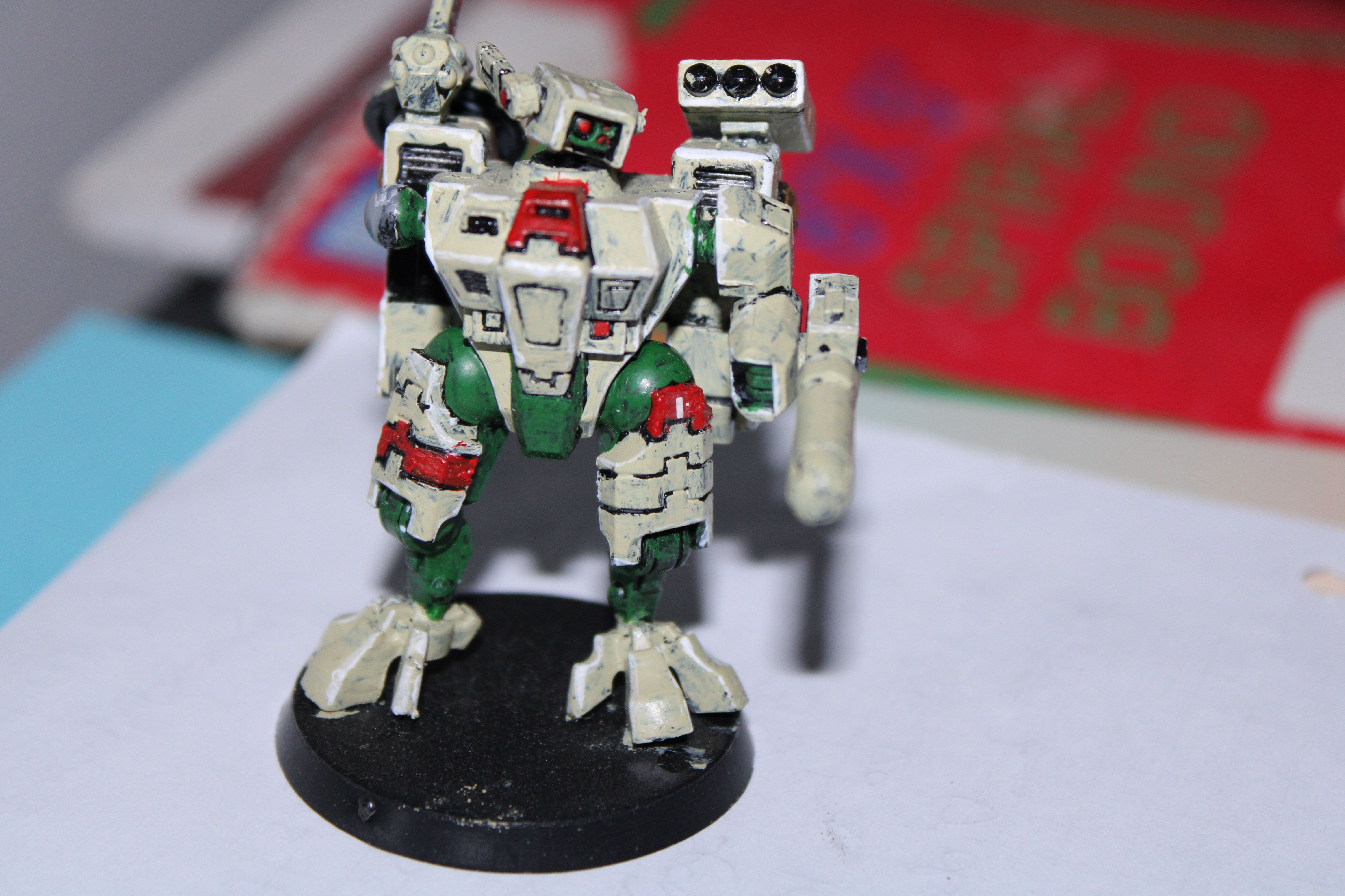 Tau XV8- Krisis