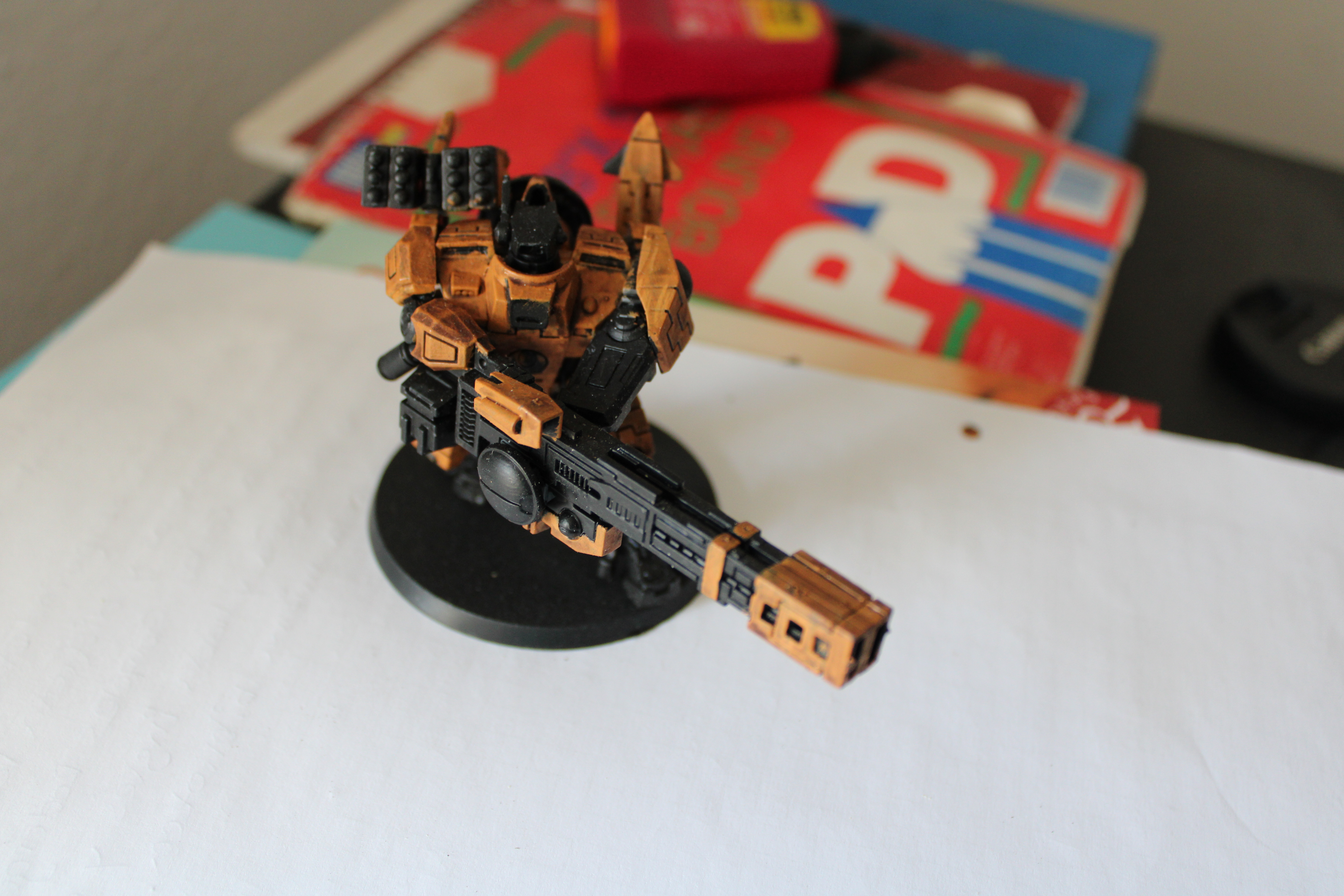 Tau XV88 Kampfanzug